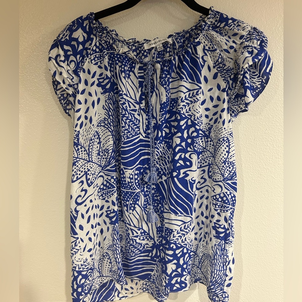 Short sleeve blue and white blouse L